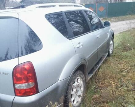 Серый Cанг Йонг Рекстон, объемом двигателя 2.7 л и пробегом 305 тыс. км за 3500 $, фото 3 на Automoto.ua