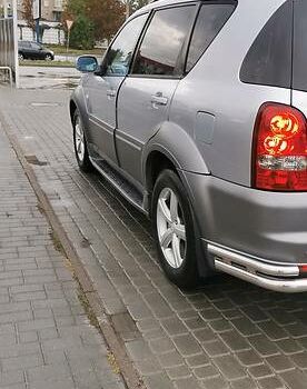 Сірий Cанг Йонг Rexton, об'ємом двигуна 2.7 л та пробігом 230 тис. км за 8999 $, фото 1 на Automoto.ua