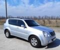Сірий Cанг Йонг Rexton, об'ємом двигуна 2.7 л та пробігом 200 тис. км за 7500 $, фото 1 на Automoto.ua