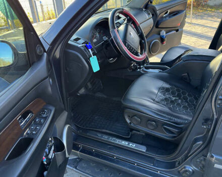 Сірий Cанг Йонг Rexton, об'ємом двигуна 2.7 л та пробігом 208 тис. км за 6800 $, фото 14 на Automoto.ua