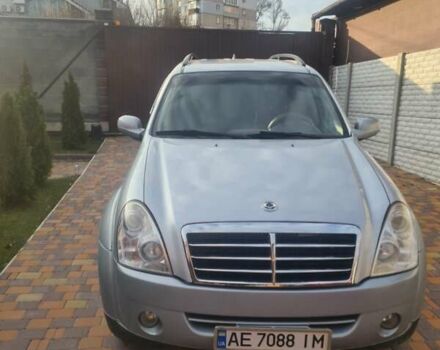 Сірий Cанг Йонг Rexton, об'ємом двигуна 2.7 л та пробігом 318 тис. км за 7500 $, фото 6 на Automoto.ua