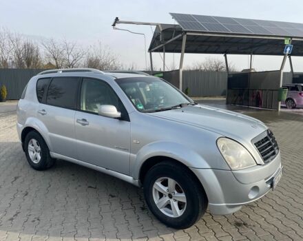 Сірий Cанг Йонг Rexton, об'ємом двигуна 2.7 л та пробігом 301 тис. км за 3200 $, фото 1 на Automoto.ua