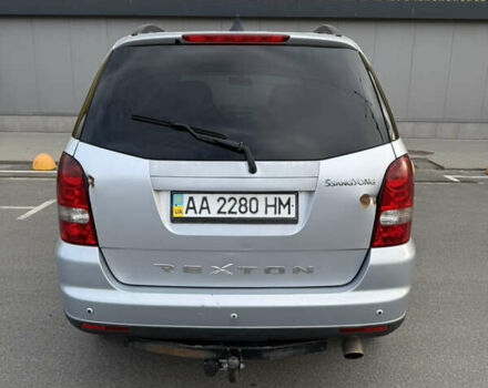 Сірий Cанг Йонг Rexton, об'ємом двигуна 2.7 л та пробігом 200 тис. км за 6950 $, фото 5 на Automoto.ua