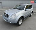 Сірий Cанг Йонг Rexton, об'ємом двигуна 2.7 л та пробігом 200 тис. км за 6700 $, фото 2 на Automoto.ua