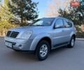 Сірий Cанг Йонг Rexton, об'ємом двигуна 2.7 л та пробігом 200 тис. км за 6700 $, фото 1 на Automoto.ua