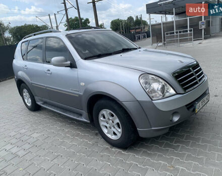 Сірий Cанг Йонг Rexton, об'ємом двигуна 2.7 л та пробігом 360 тис. км за 7500 $, фото 2 на Automoto.ua