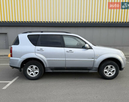 Сірий Cанг Йонг Rexton, об'ємом двигуна 2.7 л та пробігом 200 тис. км за 6700 $, фото 6 на Automoto.ua