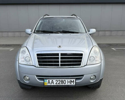 Сірий Cанг Йонг Rexton, об'ємом двигуна 2.7 л та пробігом 200 тис. км за 6700 $, фото 4 на Automoto.ua