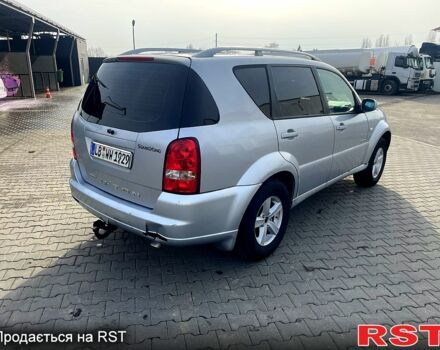 Сірий Cанг Йонг Rexton, об'ємом двигуна 2.7 л та пробігом 301 тис. км за 3150 $, фото 3 на Automoto.ua
