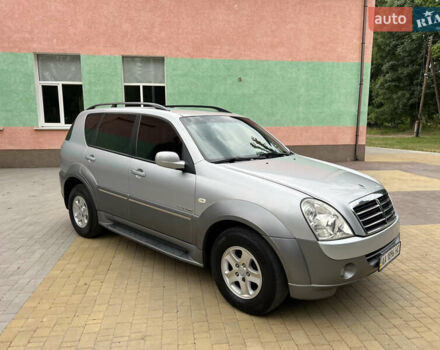 Сірий Cанг Йонг Rexton, об'ємом двигуна 2.7 л та пробігом 182 тис. км за 8750 $, фото 3 на Automoto.ua