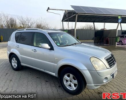 Сірий Cанг Йонг Rexton, об'ємом двигуна 2.7 л та пробігом 301 тис. км за 3150 $, фото 2 на Automoto.ua
