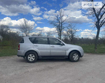 Сірий Cанг Йонг Rexton, об'ємом двигуна 2.7 л та пробігом 207 тис. км за 9500 $, фото 4 на Automoto.ua