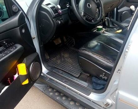 Сірий Cанг Йонг Rexton, об'ємом двигуна 2.7 л та пробігом 168 тис. км за 9350 $, фото 11 на Automoto.ua