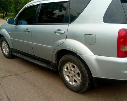 Сірий Cанг Йонг Rexton, об'ємом двигуна 2.7 л та пробігом 168 тис. км за 9350 $, фото 4 на Automoto.ua