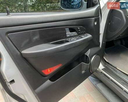 Сірий Cанг Йонг Rexton, об'ємом двигуна 2.7 л та пробігом 255 тис. км за 10950 $, фото 10 на Automoto.ua