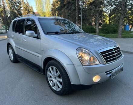Сірий Cанг Йонг Rexton, об'ємом двигуна 2.7 л та пробігом 110 тис. км за 9000 $, фото 6 на Automoto.ua