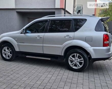 Сірий Cанг Йонг Rexton, об'ємом двигуна 2.7 л та пробігом 130 тис. км за 10900 $, фото 14 на Automoto.ua