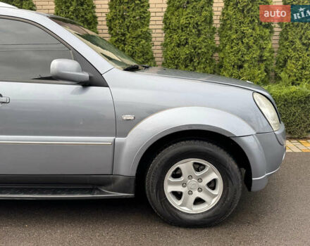 Серый Cанг Йонг Рекстон, объемом двигателя 2.7 л и пробегом 220 тыс. км за 8999 $, фото 6 на Automoto.ua