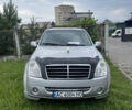 Сірий Cанг Йонг Rexton, об'ємом двигуна 2.7 л та пробігом 220 тис. км за 8000 $, фото 1 на Automoto.ua
