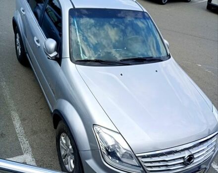Сірий Cанг Йонг Rexton, об'ємом двигуна 2.7 л та пробігом 180 тис. км за 13000 $, фото 1 на Automoto.ua