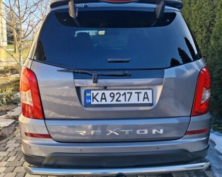 Сірий Cанг Йонг Rexton, об'ємом двигуна 2 л та пробігом 15 тис. км за 14500 $, фото 1 на Automoto.ua