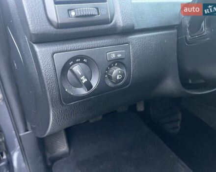 Сірий Cанг Йонг Rexton, об'ємом двигуна 2.2 л та пробігом 200 тис. км за 13900 $, фото 14 на Automoto.ua