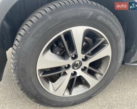 Серый Cанг Йонг Рекстон, объемом двигателя 2.16 л и пробегом 210 тыс. км за 15900 $, фото 4 на Automoto.ua