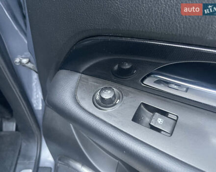 Сірий Cанг Йонг Rexton, об'ємом двигуна 2.2 л та пробігом 200 тис. км за 13900 $, фото 17 на Automoto.ua