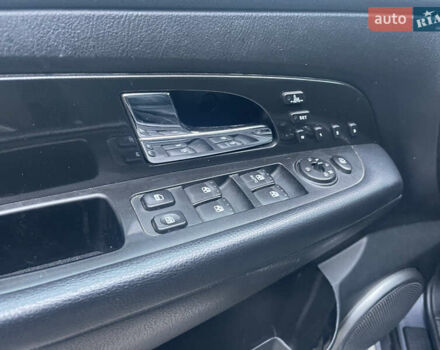 Сірий Cанг Йонг Rexton, об'ємом двигуна 2.2 л та пробігом 200 тис. км за 13900 $, фото 13 на Automoto.ua