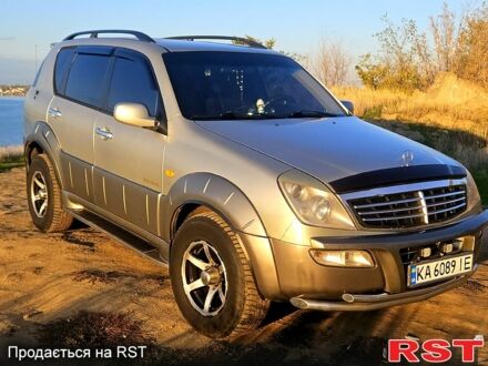 Серый Cанг Йонг Рекстон, объемом двигателя 3.2 л и пробегом 300 тыс. км за 6300 $, фото 1 на Automoto.ua