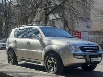 Серый Cанг Йонг Рекстон, объемом двигателя 2.3 л и пробегом 195 тыс. км за 4500 $, фото 1 на Automoto.ua