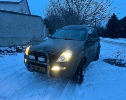 Сірий Cанг Йонг Rexton, об'ємом двигуна 0 л та пробігом 285 тис. км за 3800 $, фото 1 на Automoto.ua