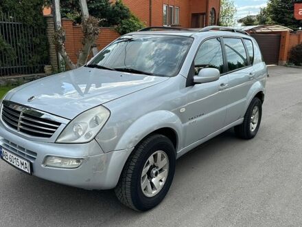 Сірий Cанг Йонг Rexton, об'ємом двигуна 2.7 л та пробігом 282 тис. км за 5100 $, фото 1 на Automoto.ua