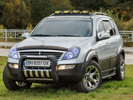 Сірий Cанг Йонг Rexton, об'ємом двигуна 2.7 л та пробігом 276 тис. км за 7000 $, фото 1 на Automoto.ua