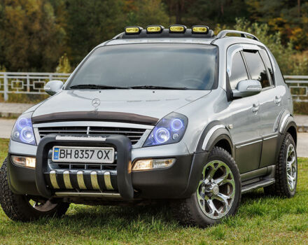 Сірий Cанг Йонг Rexton, об'ємом двигуна 2.7 л та пробігом 276 тис. км за 7000 $, фото 1 на Automoto.ua
