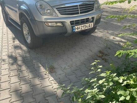 Сірий Cанг Йонг Rexton, об'ємом двигуна 2.7 л та пробігом 240 тис. км за 6000 $, фото 1 на Automoto.ua