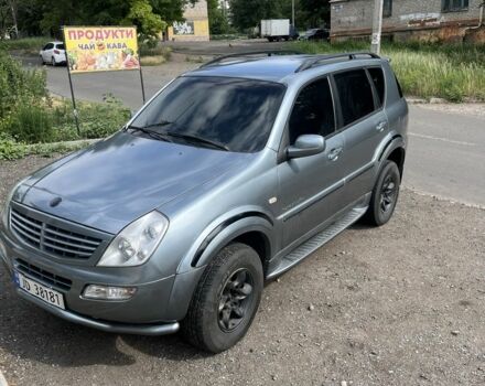 Сірий Cанг Йонг Rexton, об'ємом двигуна 2.7 л та пробігом 1 тис. км за 3900 $, фото 1 на Automoto.ua