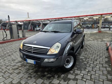 Сірий Cанг Йонг Rexton, об'ємом двигуна 2.7 л та пробігом 389 тис. км за 4400 $, фото 1 на Automoto.ua