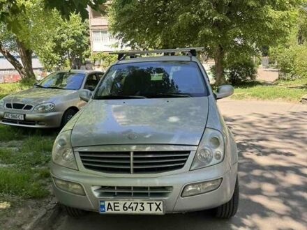 Сірий Cанг Йонг Rexton, об'ємом двигуна 2.3 л та пробігом 220 тис. км за 6500 $, фото 1 на Automoto.ua