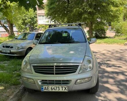 Сірий Cанг Йонг Rexton, об'ємом двигуна 2.3 л та пробігом 220 тис. км за 6500 $, фото 1 на Automoto.ua