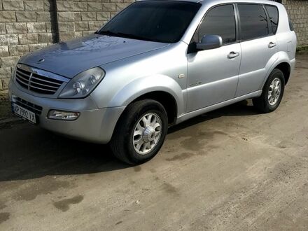 Сірий Cанг Йонг Rexton, об'ємом двигуна 2.8 л та пробігом 102 тис. км за 7000 $, фото 1 на Automoto.ua