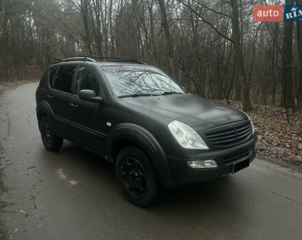 Серый Cанг Йонг Рекстон, объемом двигателя 2.7 л и пробегом 316 тыс. км за 5900 $, фото 1 на Automoto.ua