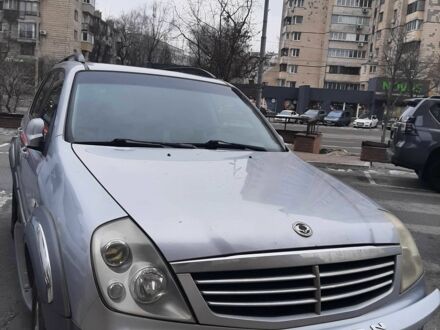 Сірий Cанг Йонг Rexton, об'ємом двигуна 3.2 л та пробігом 120 тис. км за 6700 $, фото 1 на Automoto.ua