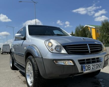 Сірий Cанг Йонг Rexton, об'ємом двигуна 2.7 л та пробігом 120 тис. км за 5000 $, фото 1 на Automoto.ua