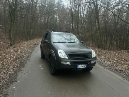 Серый Cанг Йонг Рекстон, объемом двигателя 2.7 л и пробегом 316 тыс. км за 5900 $, фото 1 на Automoto.ua