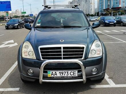 Сірий Cанг Йонг Rexton, об'ємом двигуна 2.7 л та пробігом 146 тис. км за 9000 $, фото 1 на Automoto.ua