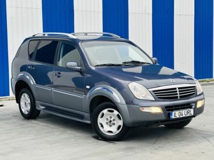 Сірий Cанг Йонг Rexton, об'ємом двигуна 0.27 л та пробігом 190 тис. км за 4999 $, фото 1 на Automoto.ua