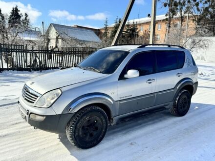 Серый Cанг Йонг Рекстон, объемом двигателя 2.7 л и пробегом 250 тыс. км за 3900 $, фото 1 на Automoto.ua