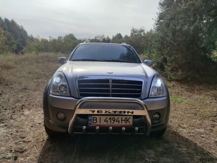 Сірий Cанг Йонг Rexton, об'ємом двигуна 2.7 л та пробігом 282 тис. км за 7100 $, фото 1 на Automoto.ua
