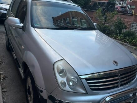 Сірий Cанг Йонг Rexton, об'ємом двигуна 2.7 л та пробігом 252 тис. км за 2907 $, фото 1 на Automoto.ua